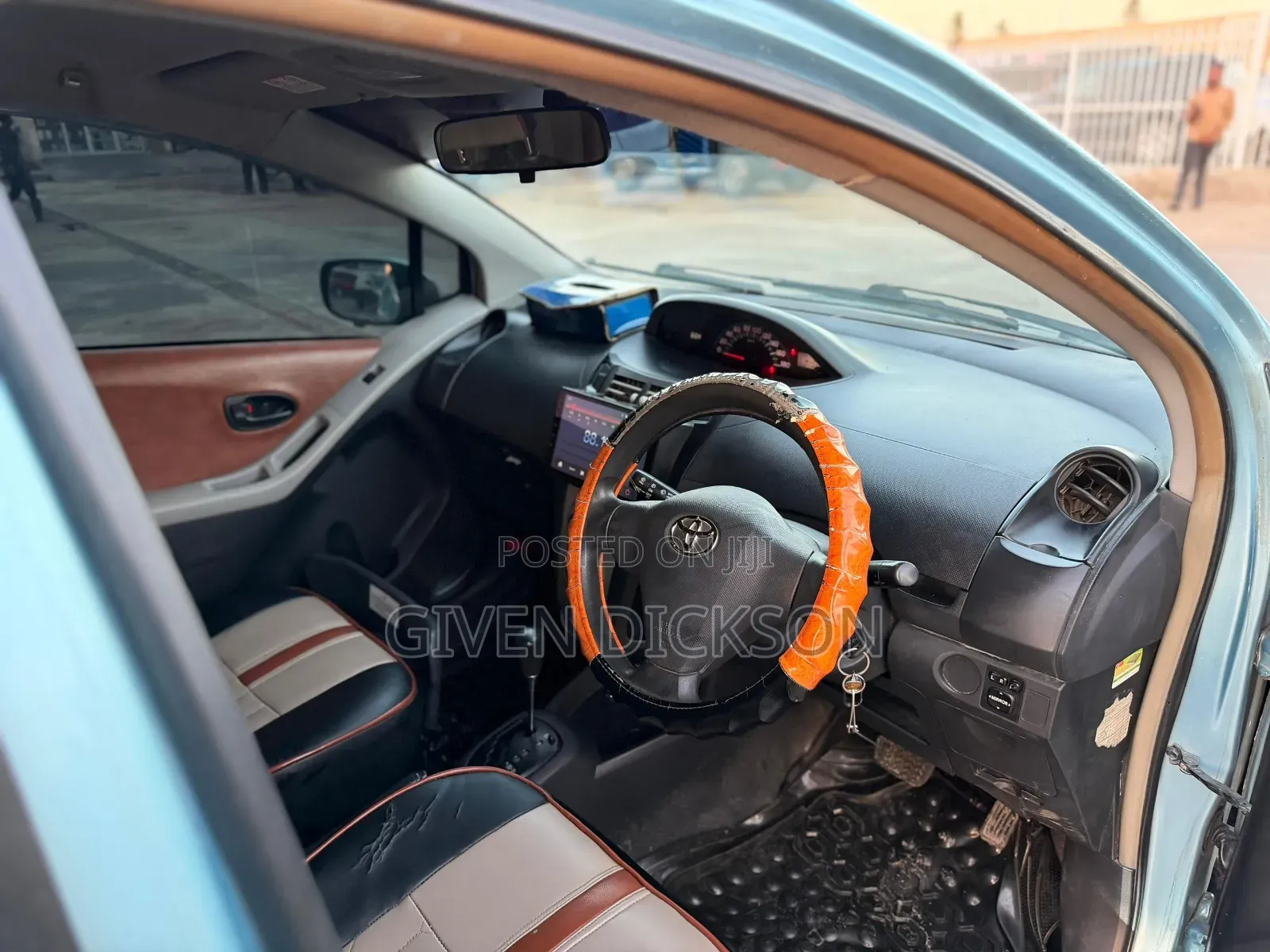 Toyota Vitz 2004 Blue