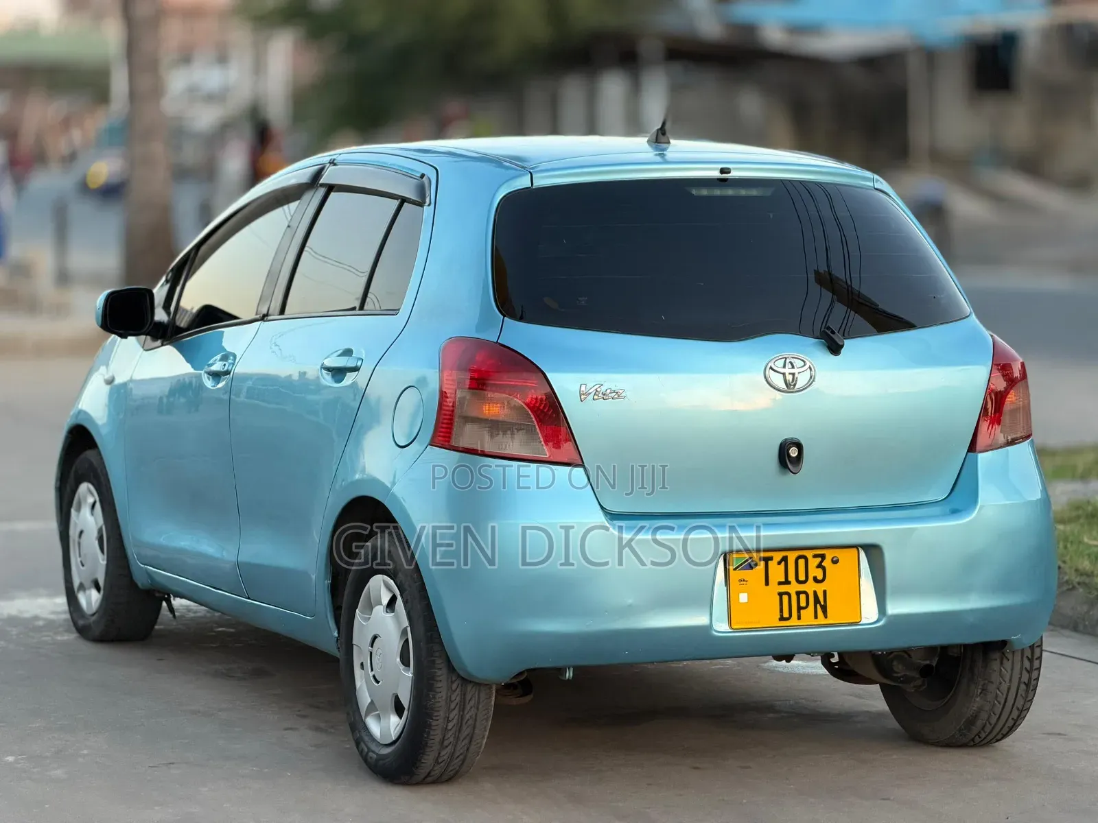 Toyota Vitz 2004 Blue
