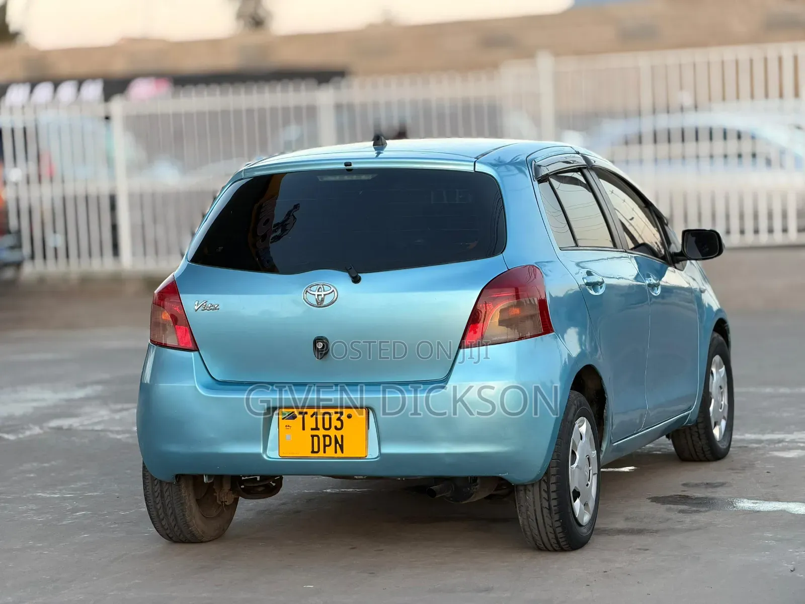 Toyota Vitz 2004 Blue