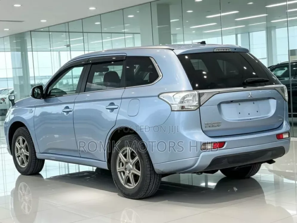Mitsubishi Outlander 2015 Blue
