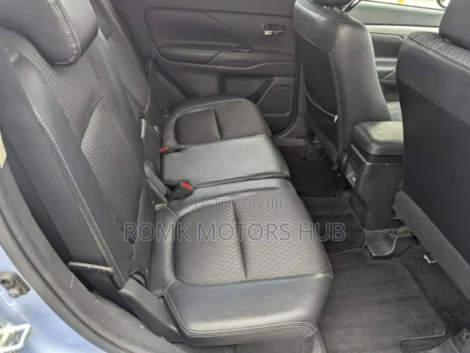 Mitsubishi Outlander 2015 Blue
