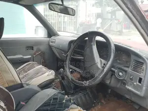 Toyota Hilux 1999 Red