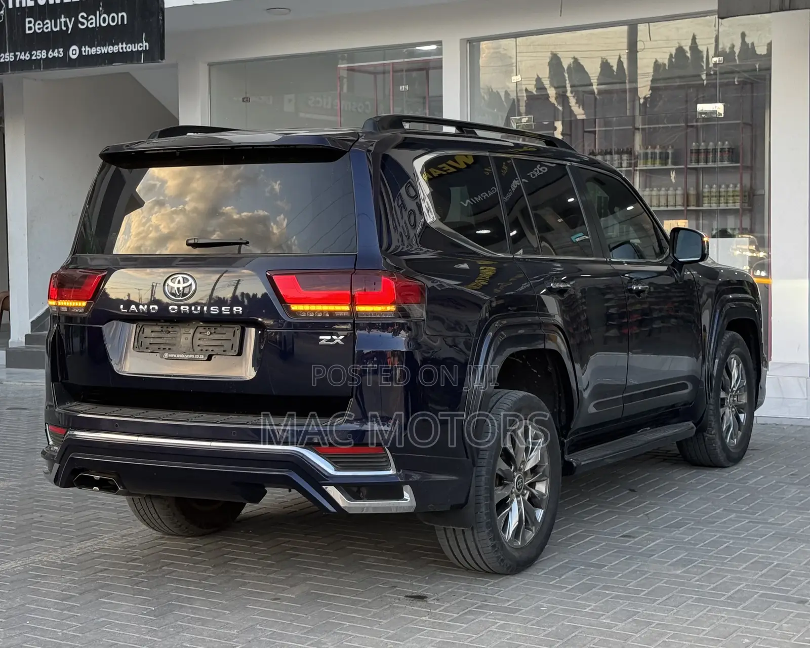 Toyota Land Cruiser LC300 2023 Blue