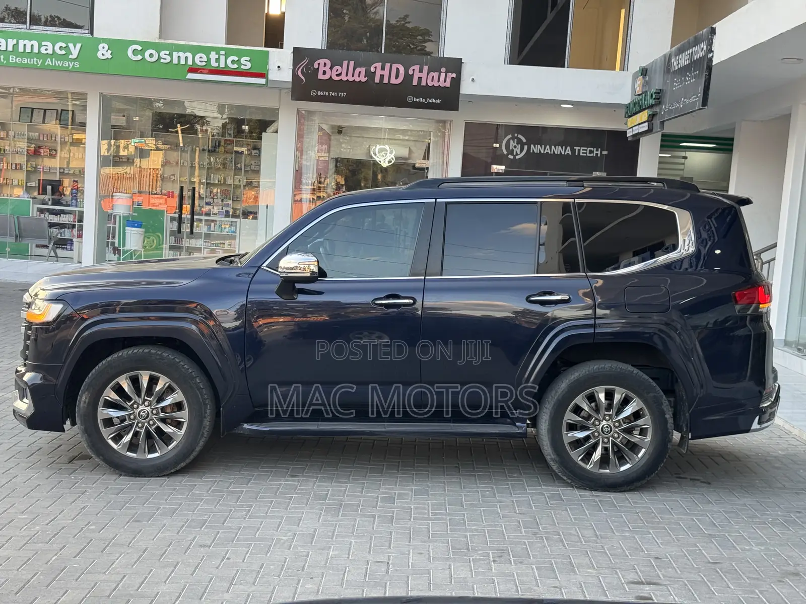 Toyota Land Cruiser LC300 2023 Blue