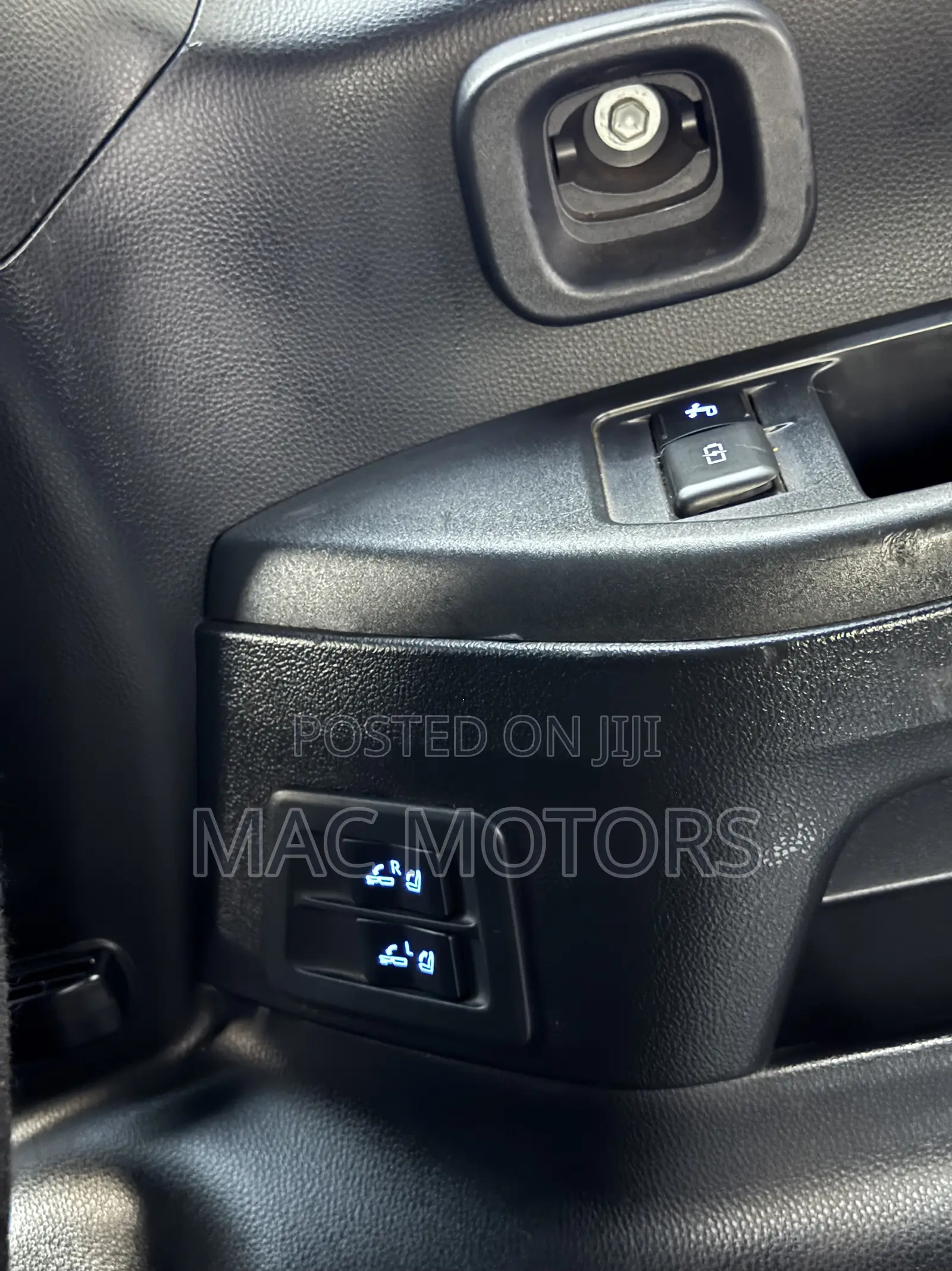 Toyota Land Cruiser LC300 2023 Blue
