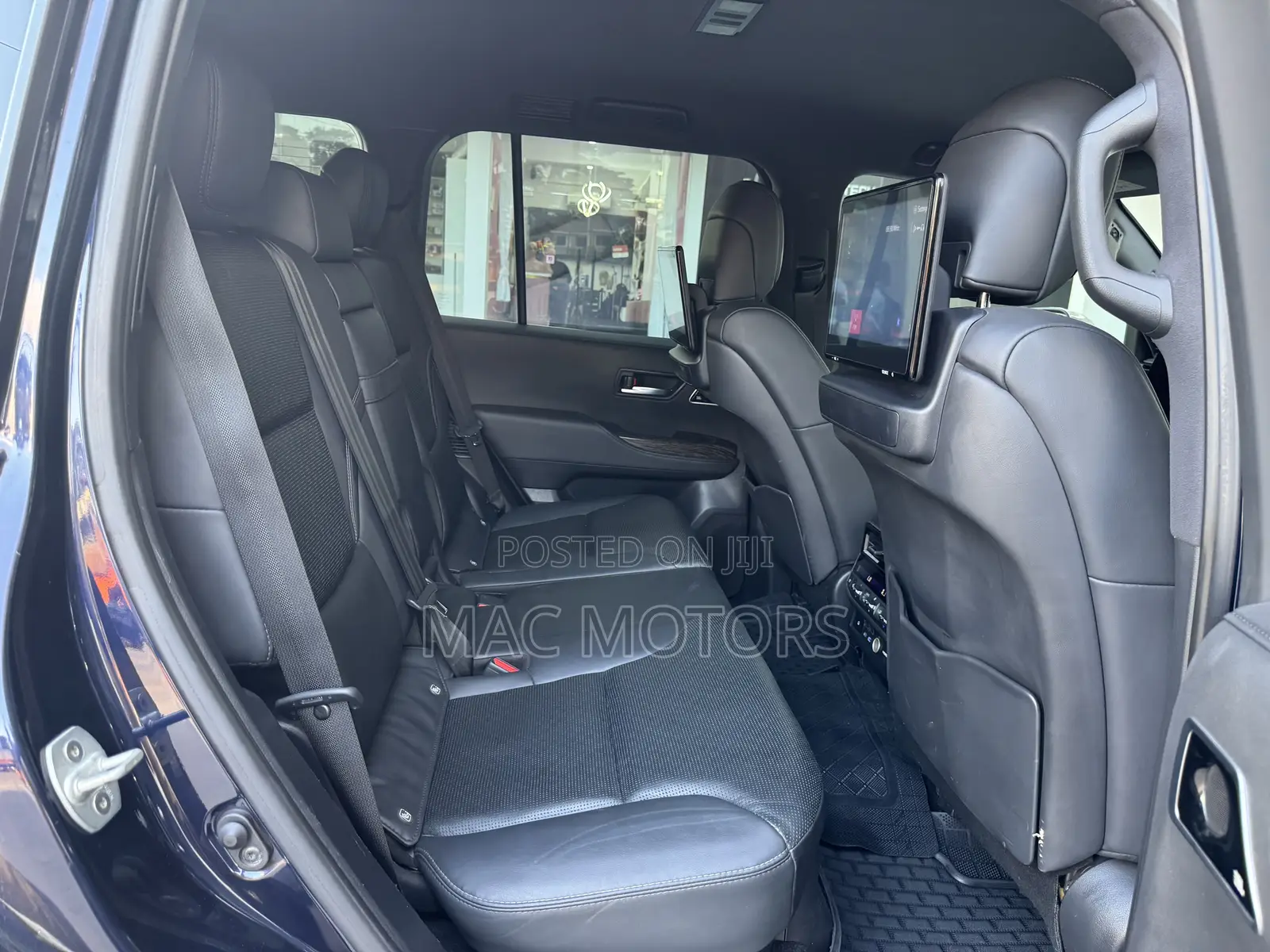 Toyota Land Cruiser LC300 2023 Blue