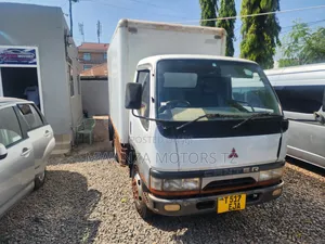 Mitsubishi Canter 1999 White