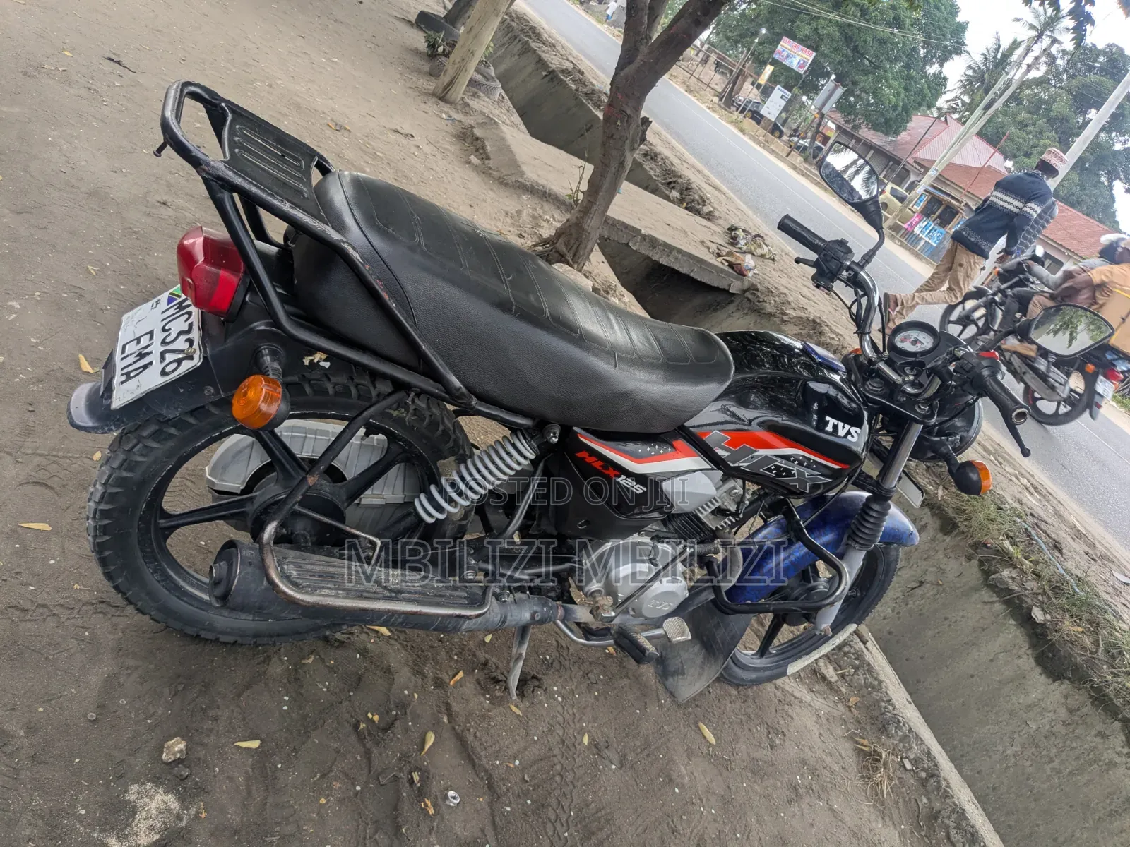 TVS HLX 125 2025 Black