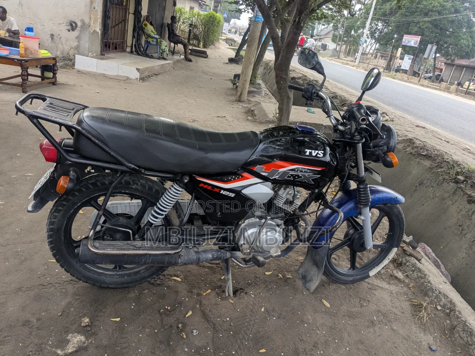 TVS HLX 125 2025 Black