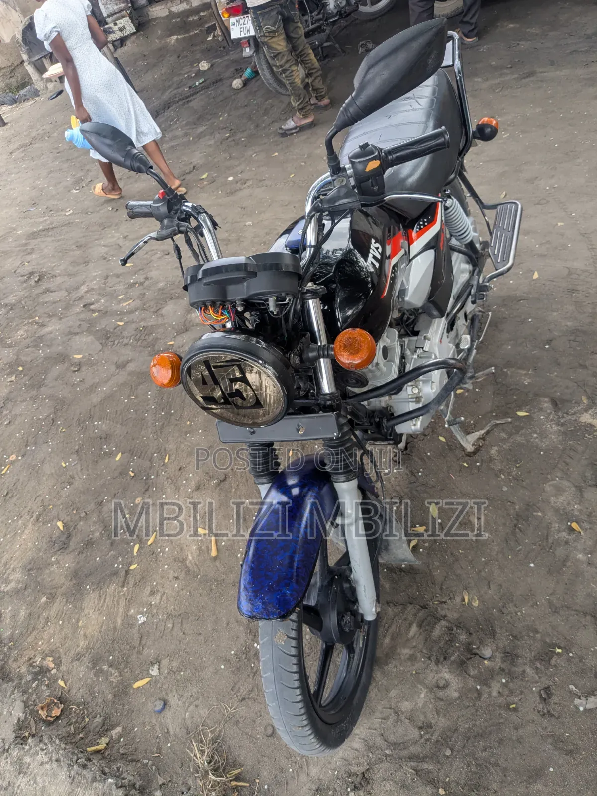 TVS HLX 125 2025 Black