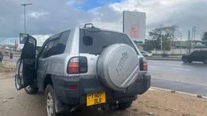 Toyota RAV4 1999 Silver