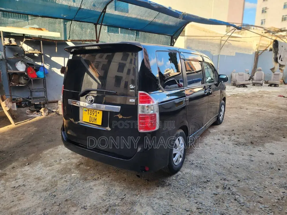 Toyota Noah 2008 Black