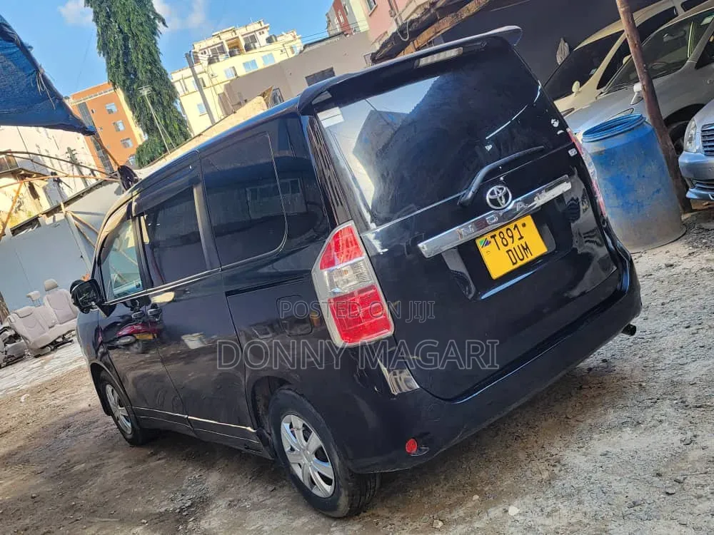 Toyota Noah 2008 Black
