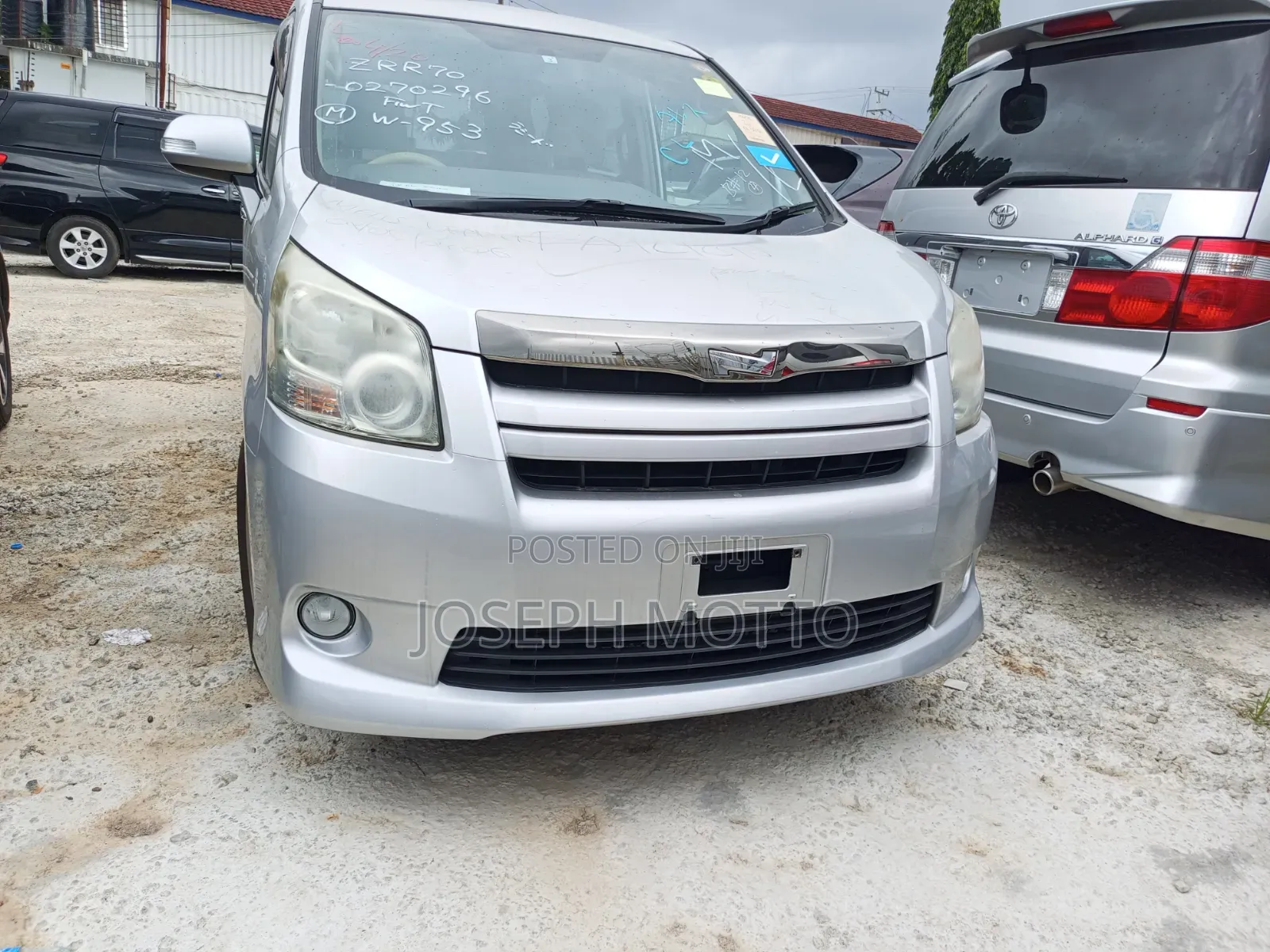 Toyota Noah 2010 Silver