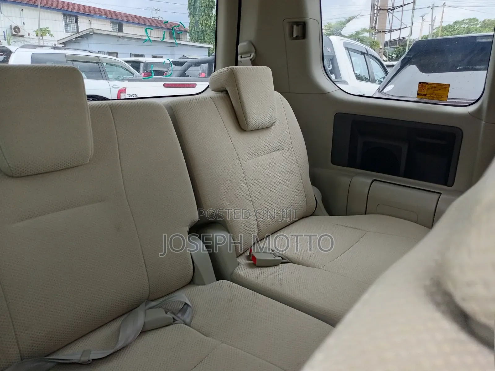 Toyota Noah 2010 Silver