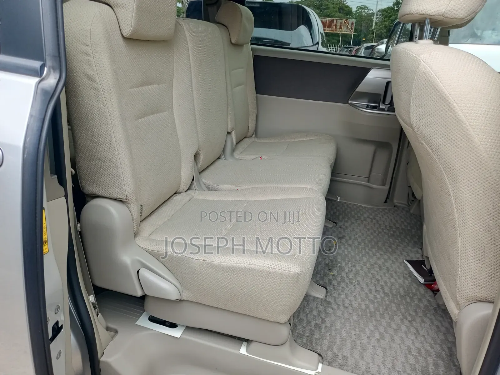 Toyota Noah 2010 Silver