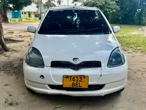Toyota Vitz 2002 White