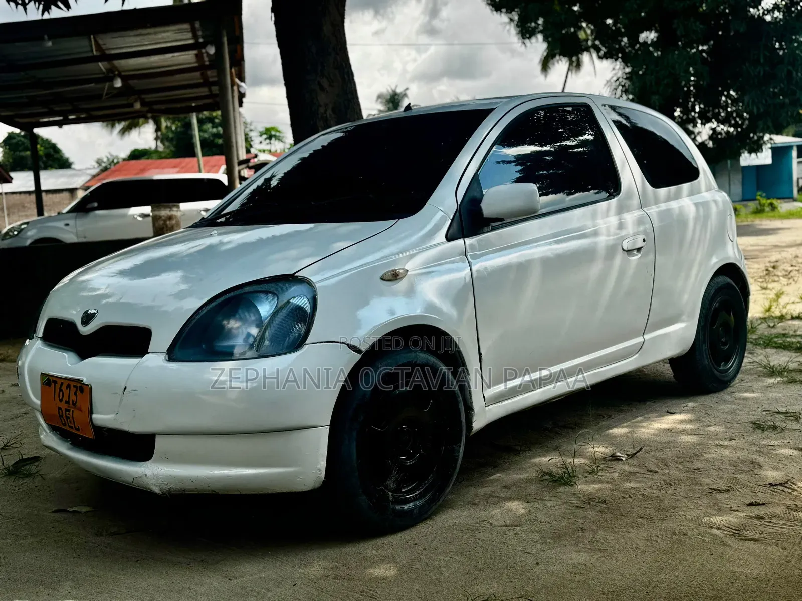 Toyota Vitz 2002 White