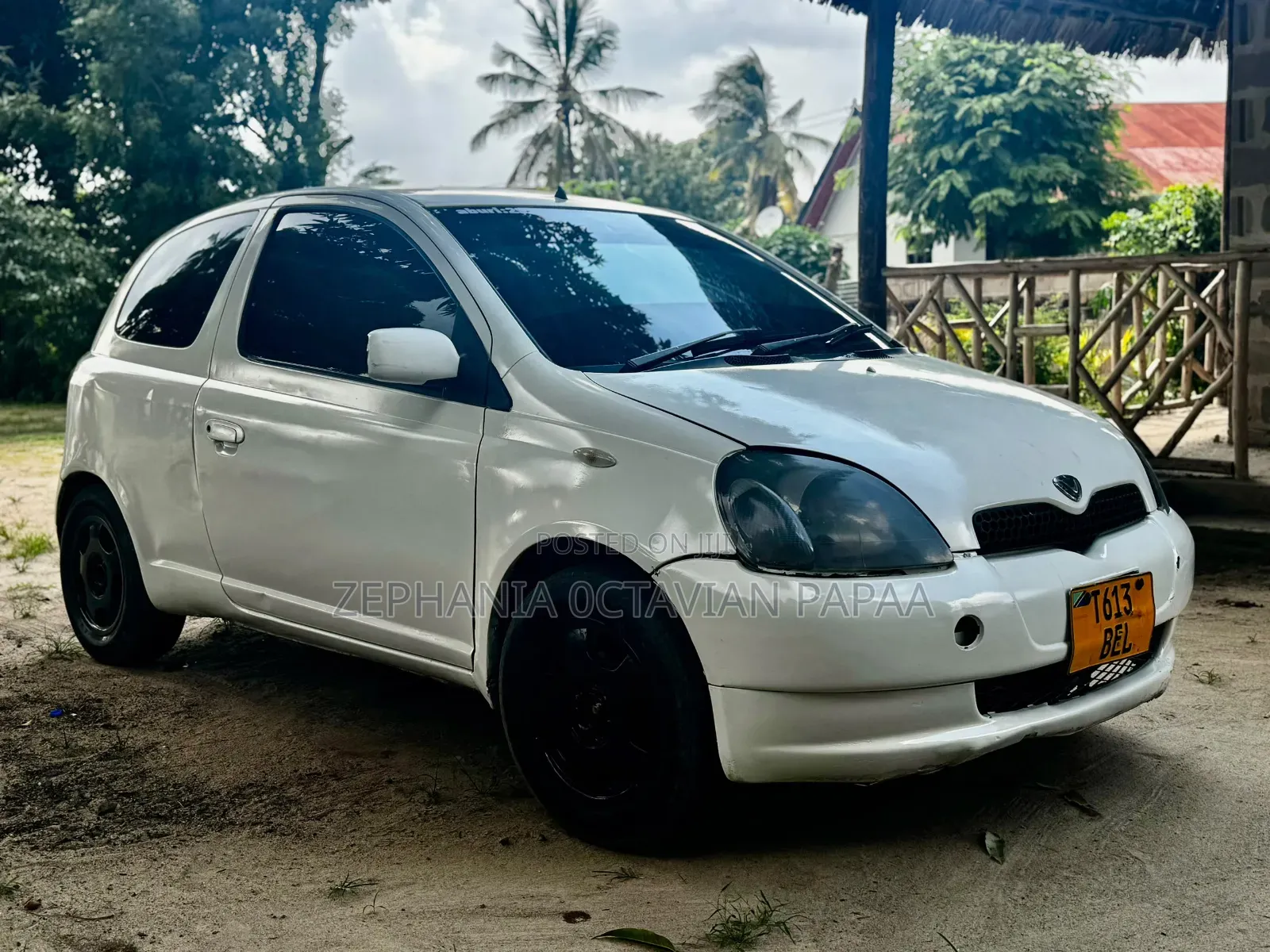 Toyota Vitz 2002 White