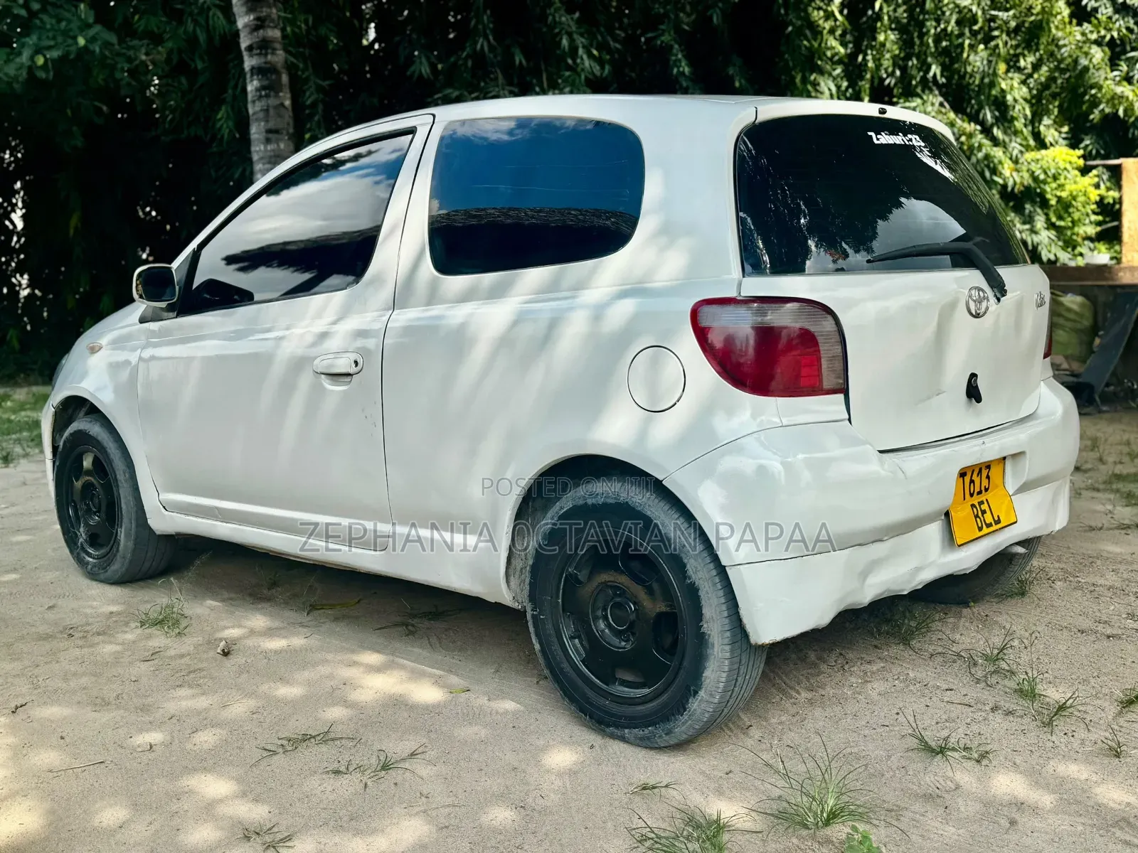 Toyota Vitz 2002 White