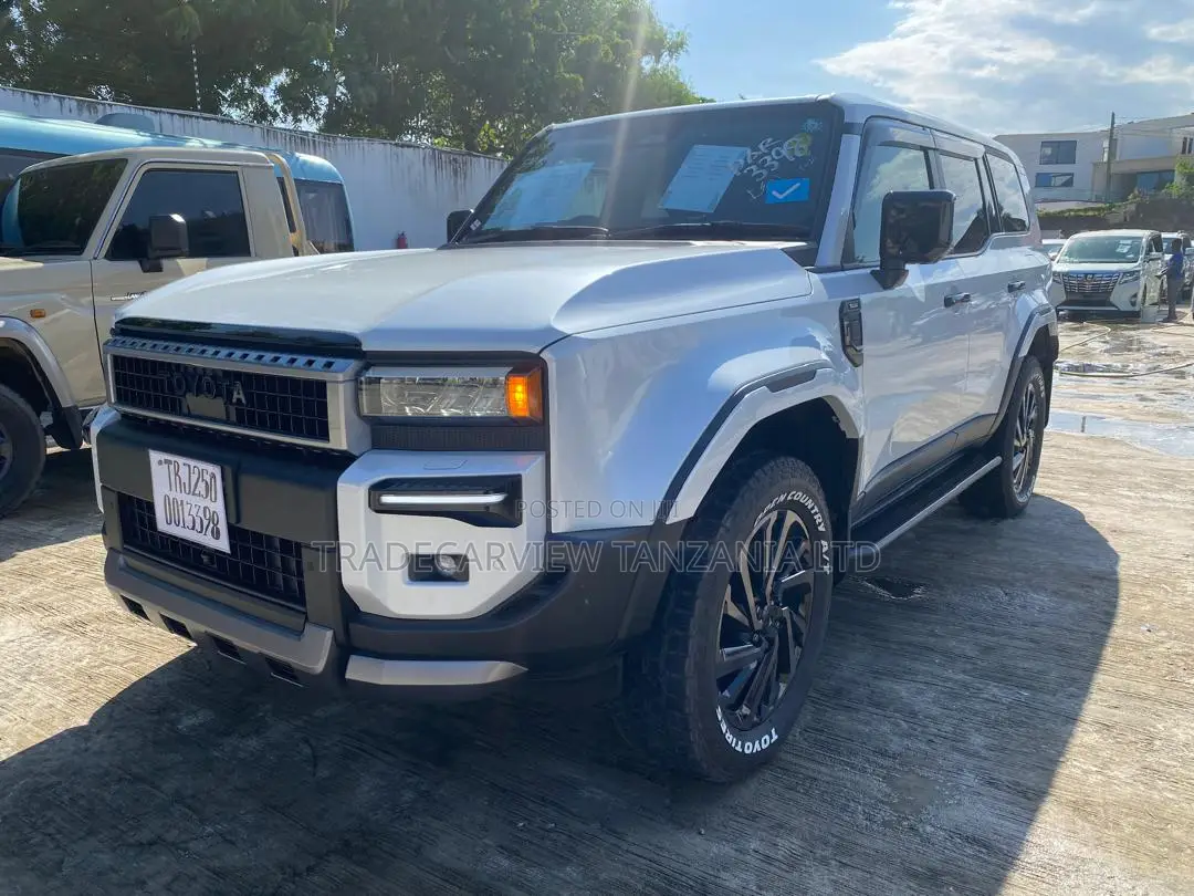 New Toyota Land Cruiser Prado 2.7 2024 White