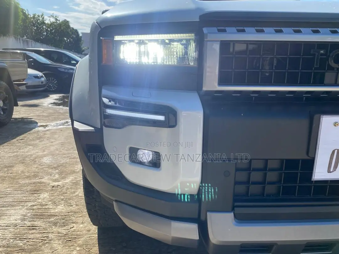 New Toyota Land Cruiser Prado 2.7 2024 White