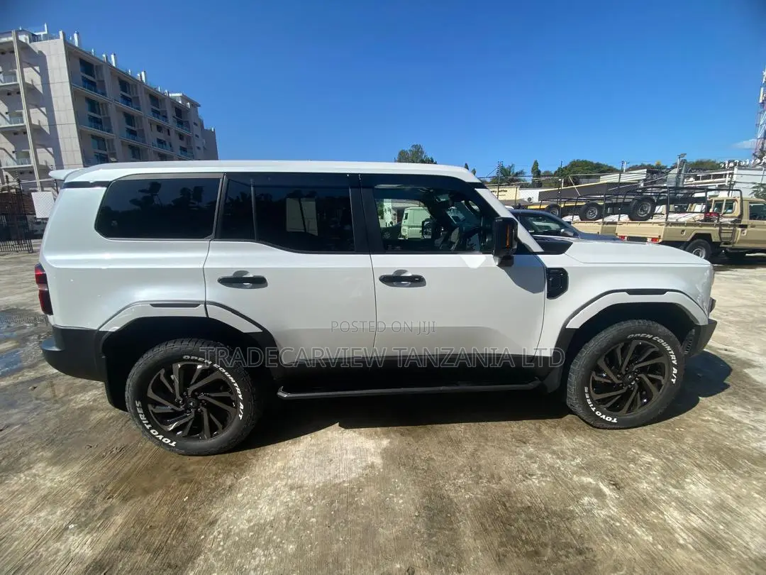 New Toyota Land Cruiser Prado 2.7 2024 White
