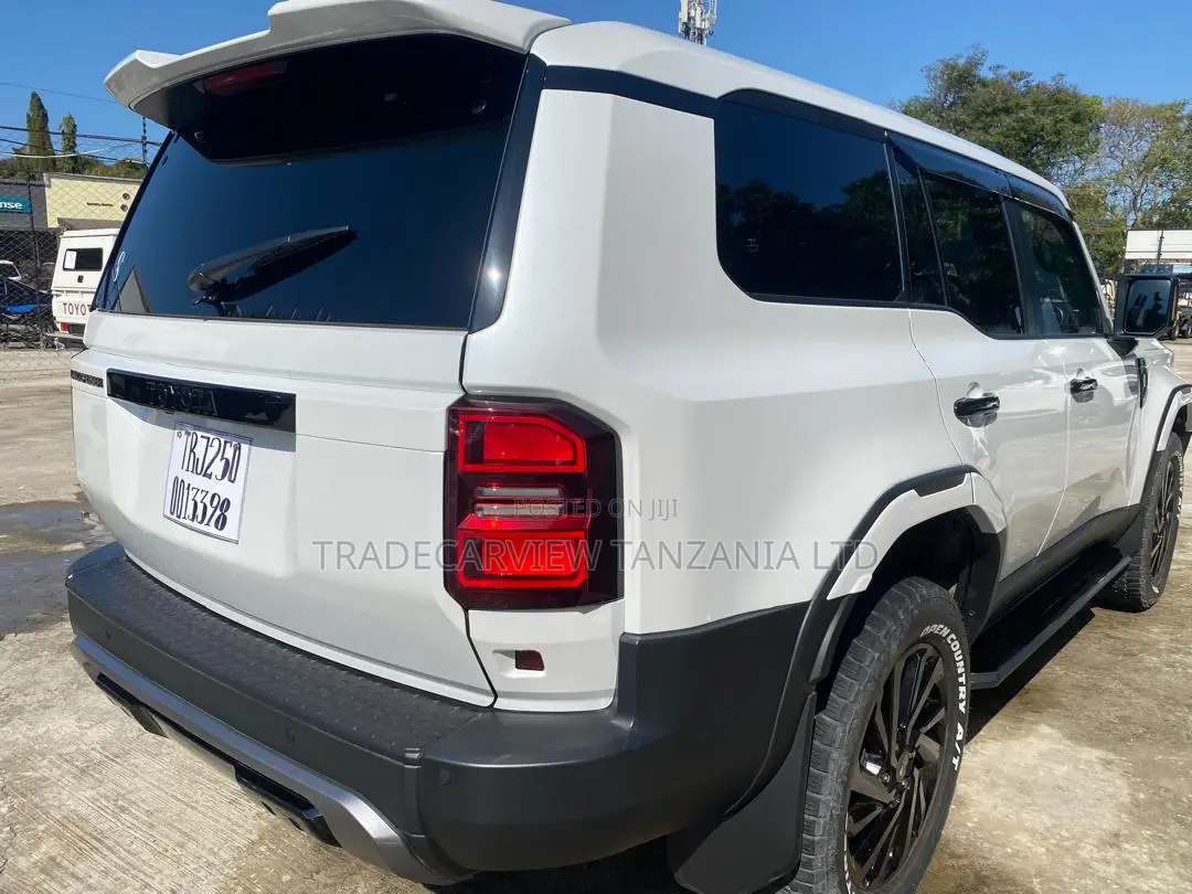 New Toyota Land Cruiser Prado 2.7 2024 White