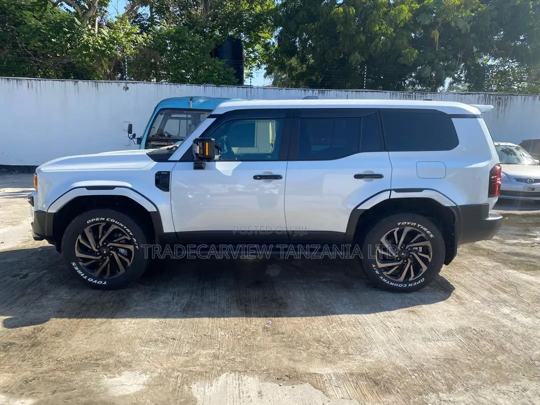 New Toyota Land Cruiser Prado 2.7 2024 White