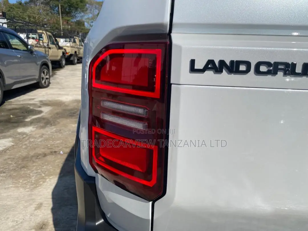 New Toyota Land Cruiser Prado 2.7 2024 White
