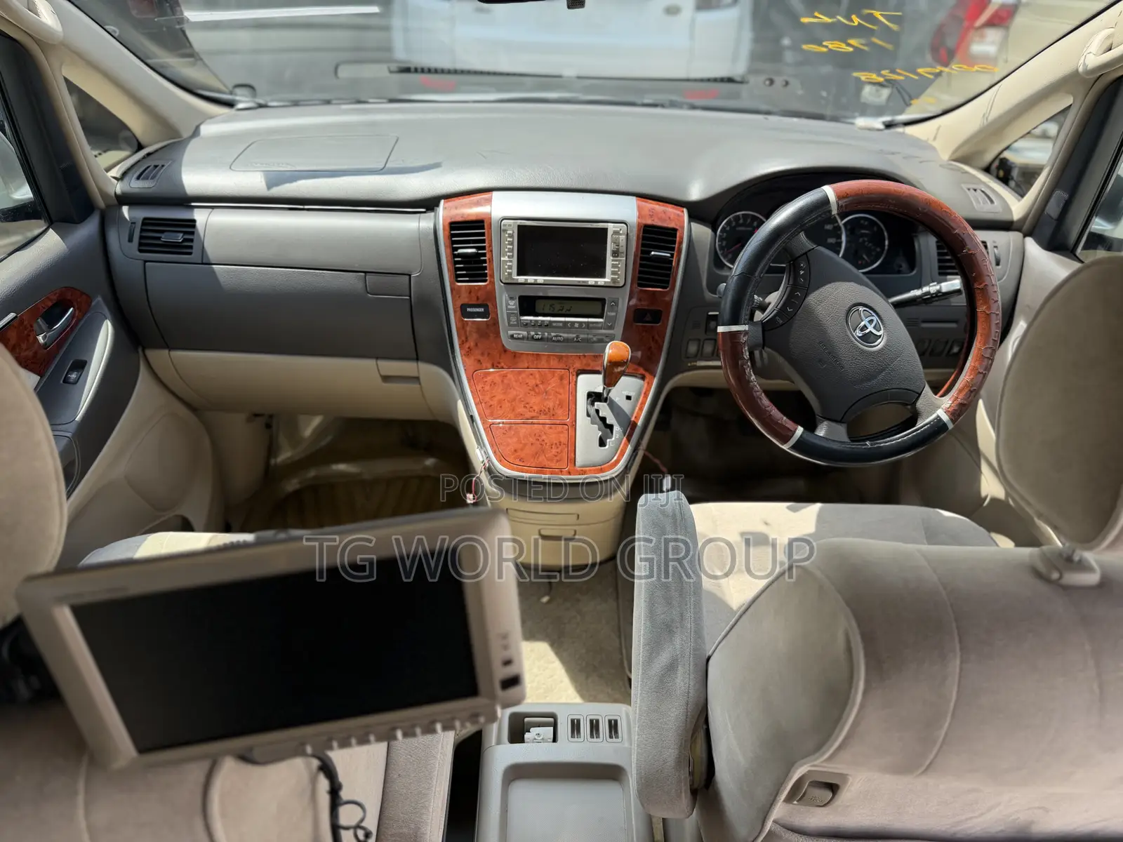 Toyota Alphard 2.4 Petrol FWD 2004 Silver