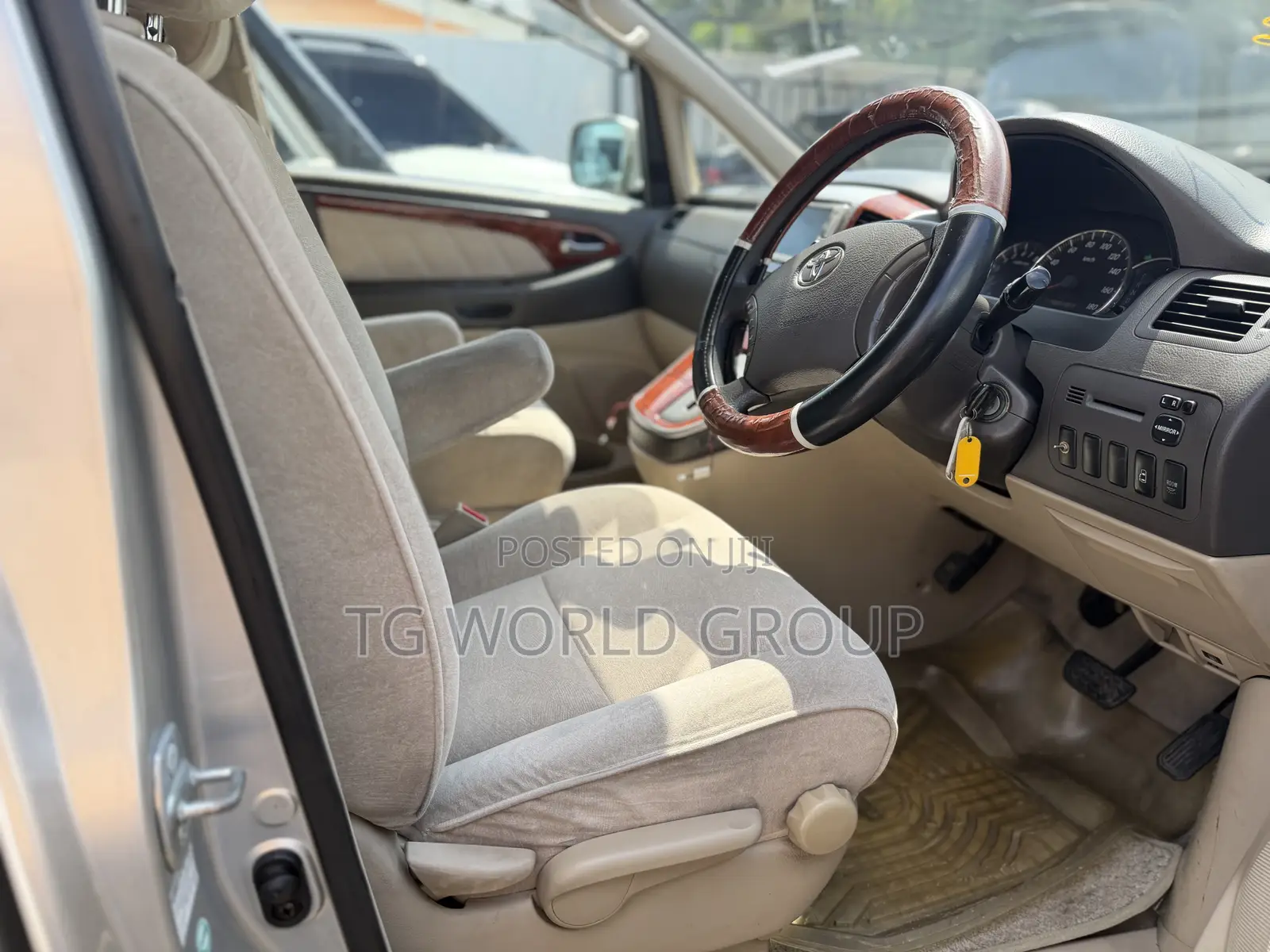 Toyota Alphard 2.4 Petrol FWD 2004 Silver