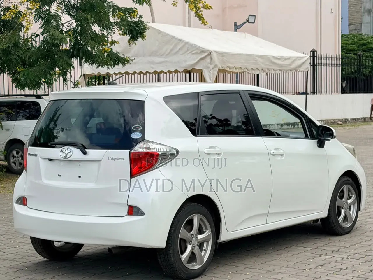 Toyota Ractis 2010 White