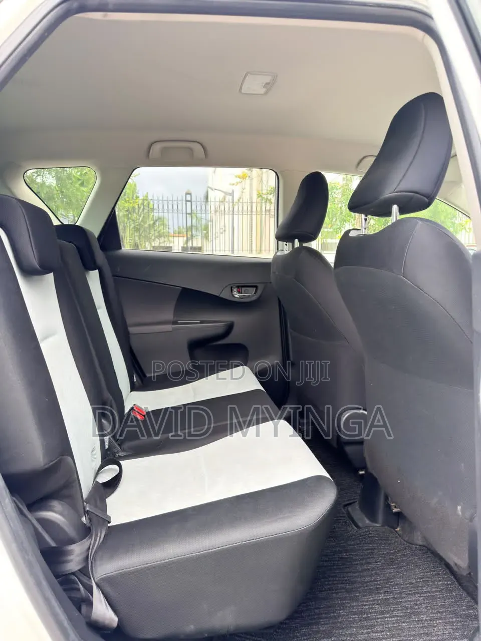 Toyota Ractis 2010 White