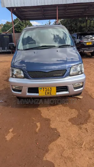 Toyota Noah 2001 Blue