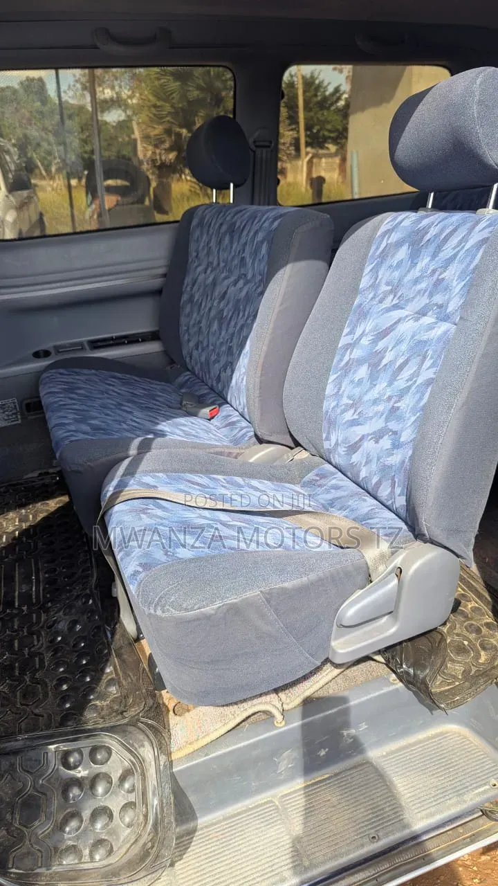 Toyota Noah 2001 Blue