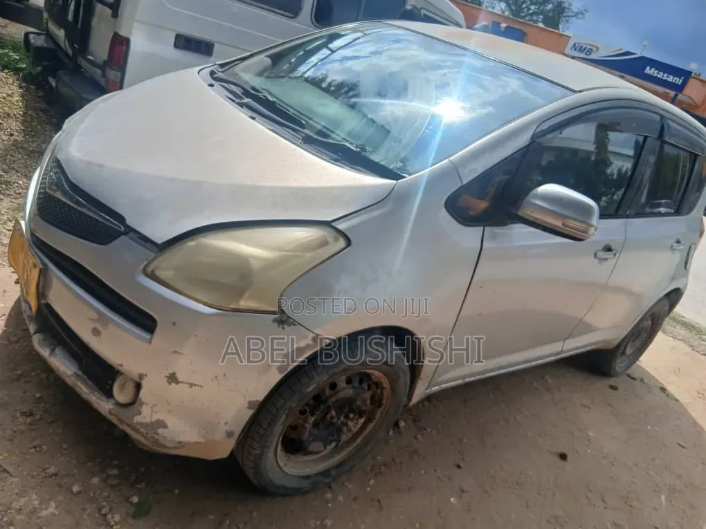 Toyota Ractis 2013 Silver