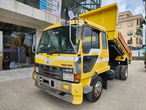 Mitsubishi Fuso 1995 Yellow