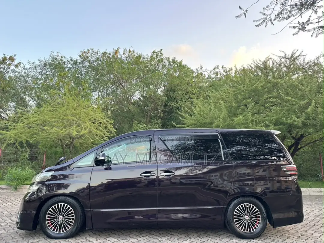 Toyota Vellfire 2010 Black