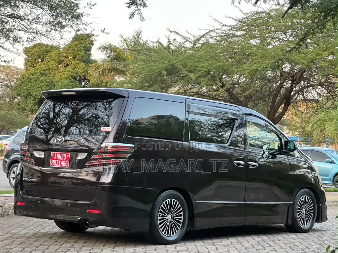 Toyota Vellfire 2010 Black