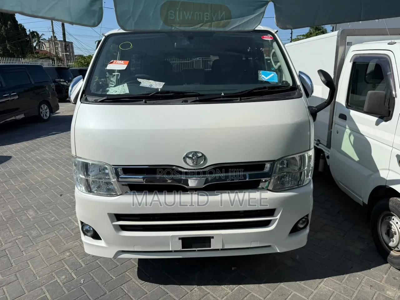 Toyota HiAce 2011 Silver