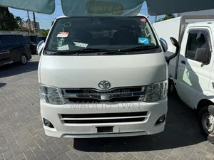 Toyota HiAce 2011 Silver