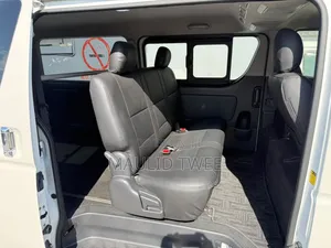 Toyota HiAce 2011 Silver