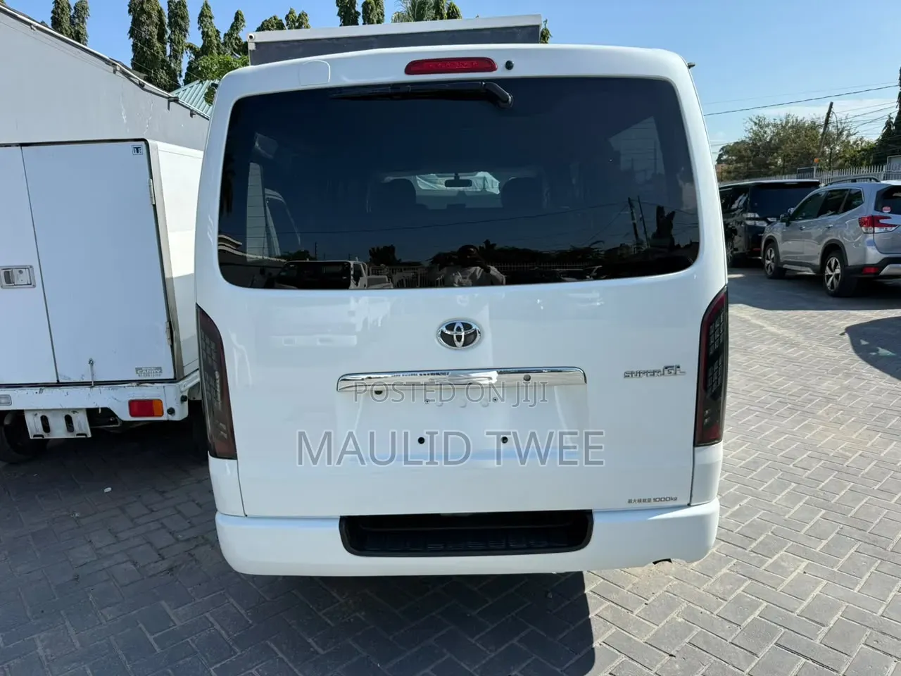 Toyota HiAce 2011 Silver