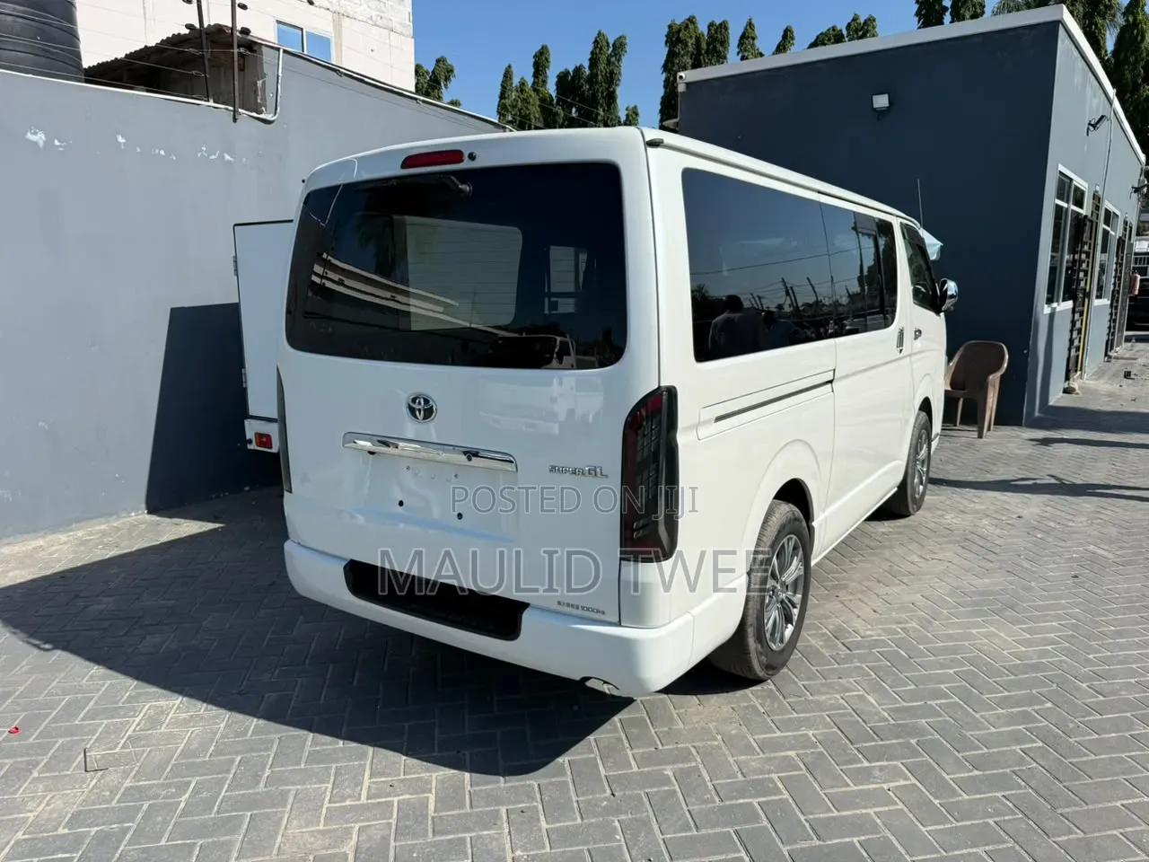 Toyota HiAce 2011 Silver