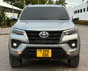 Toyota Fortuner 2020 Silver
