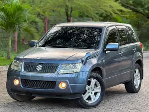 Suzuki Escudo 2005 Gray