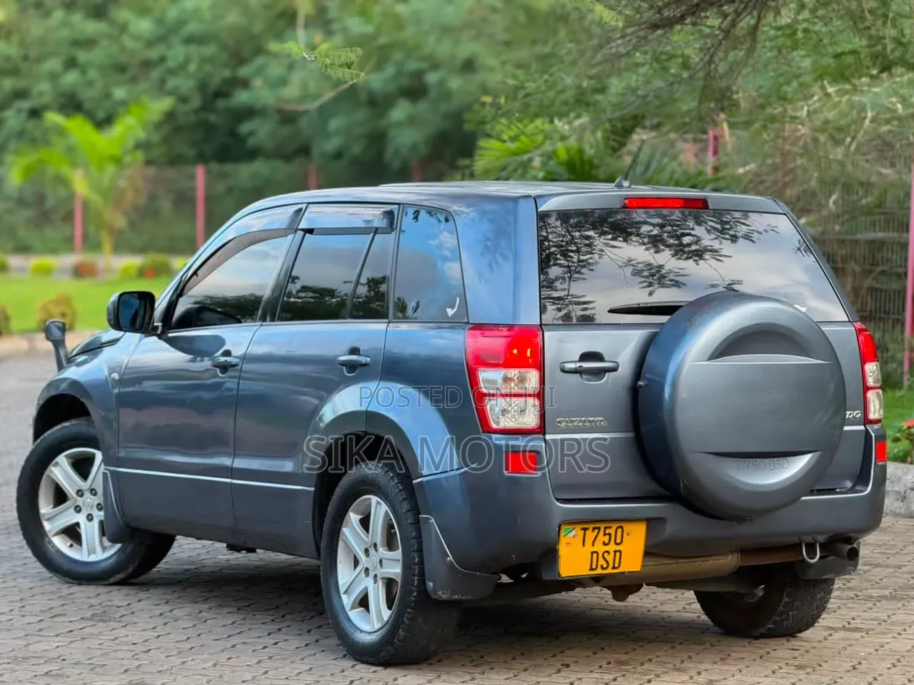 Suzuki Escudo 2005 Gray