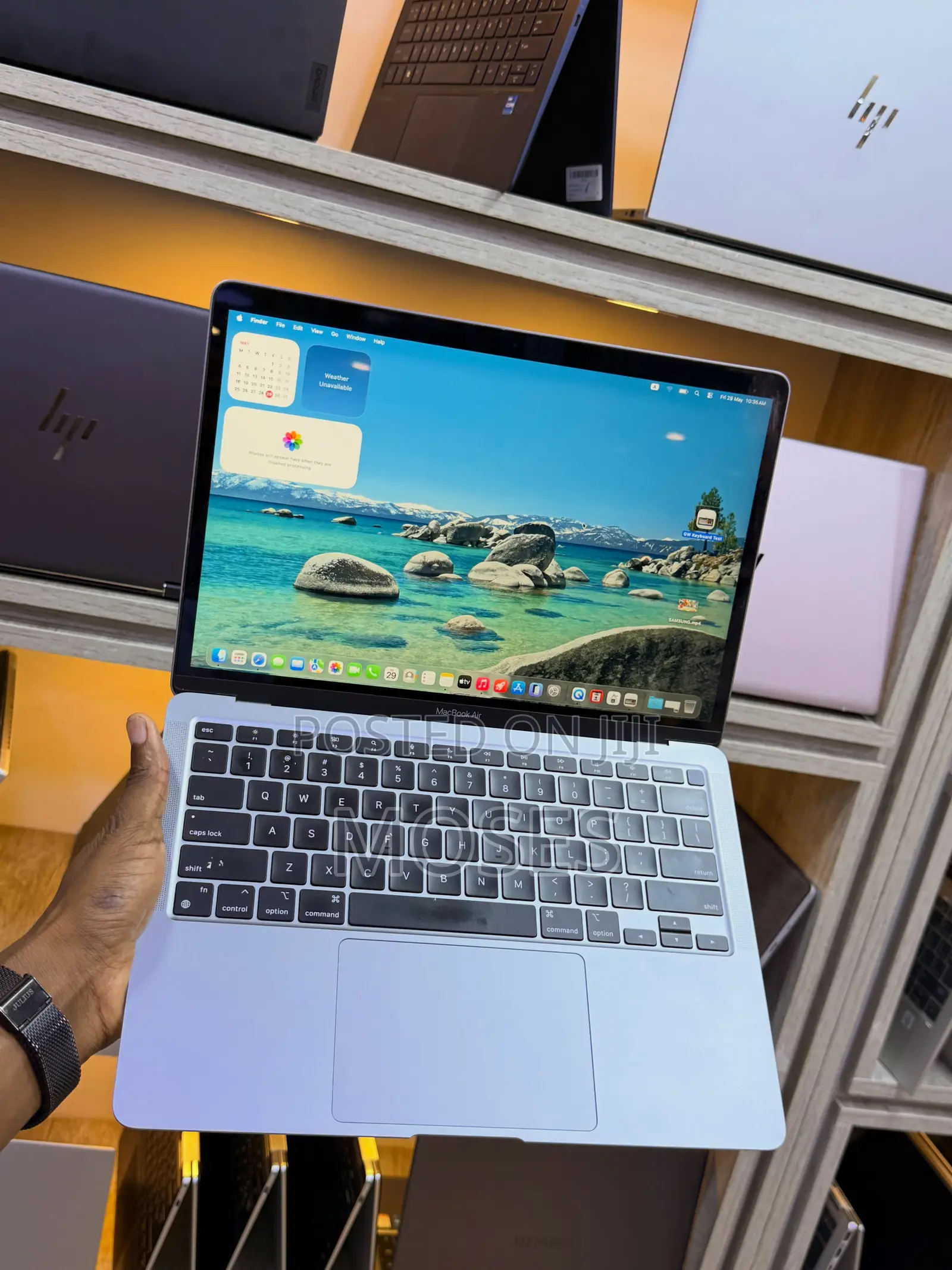 New Laptop Apple MacBook Pro 2020 M1 16GB Intel Core i5 SSD 256GB