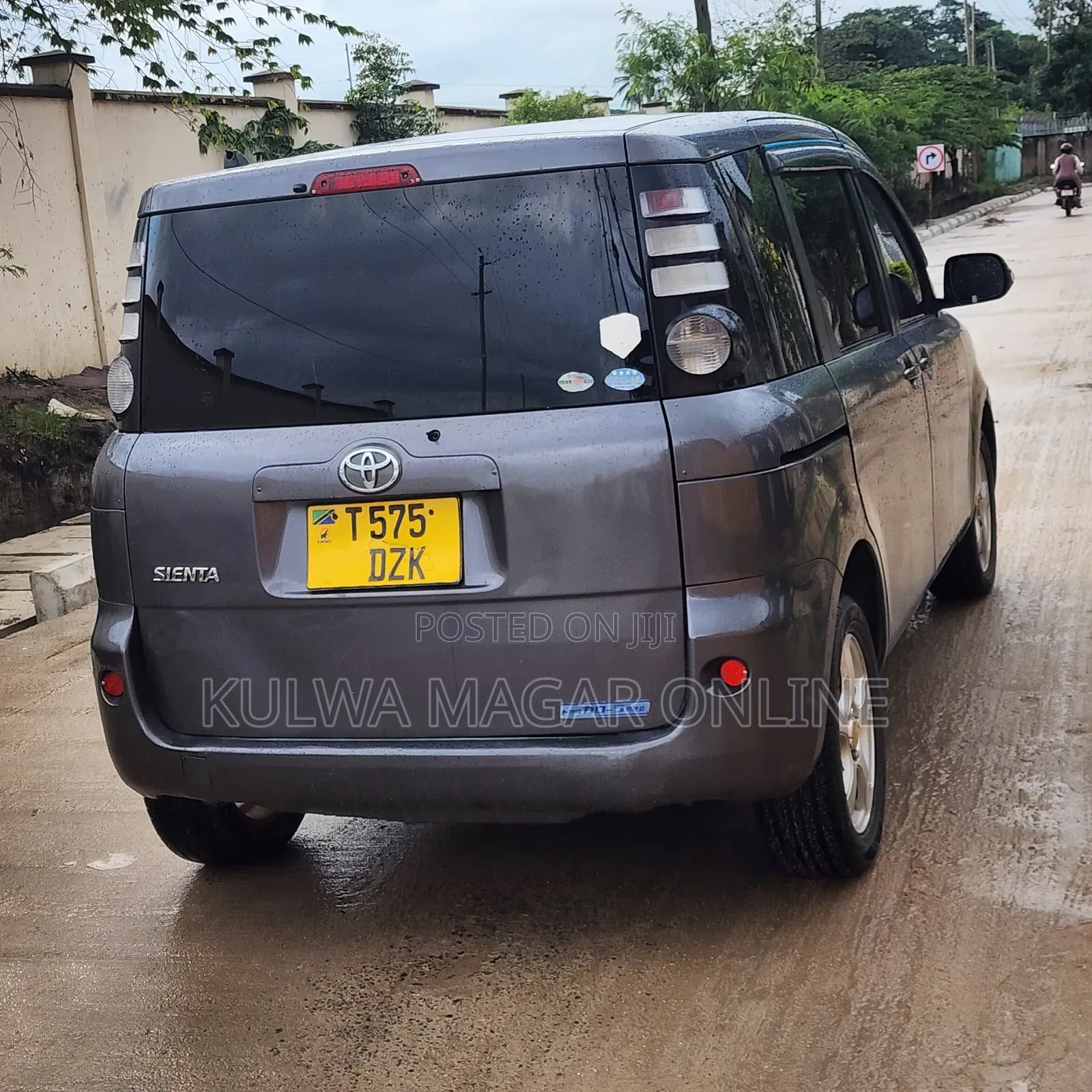Toyota Sienta 2006 Silver